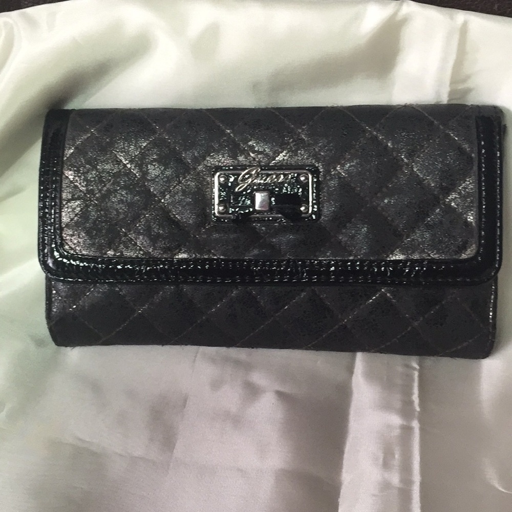 Guess bow tie gray black quilted wallet